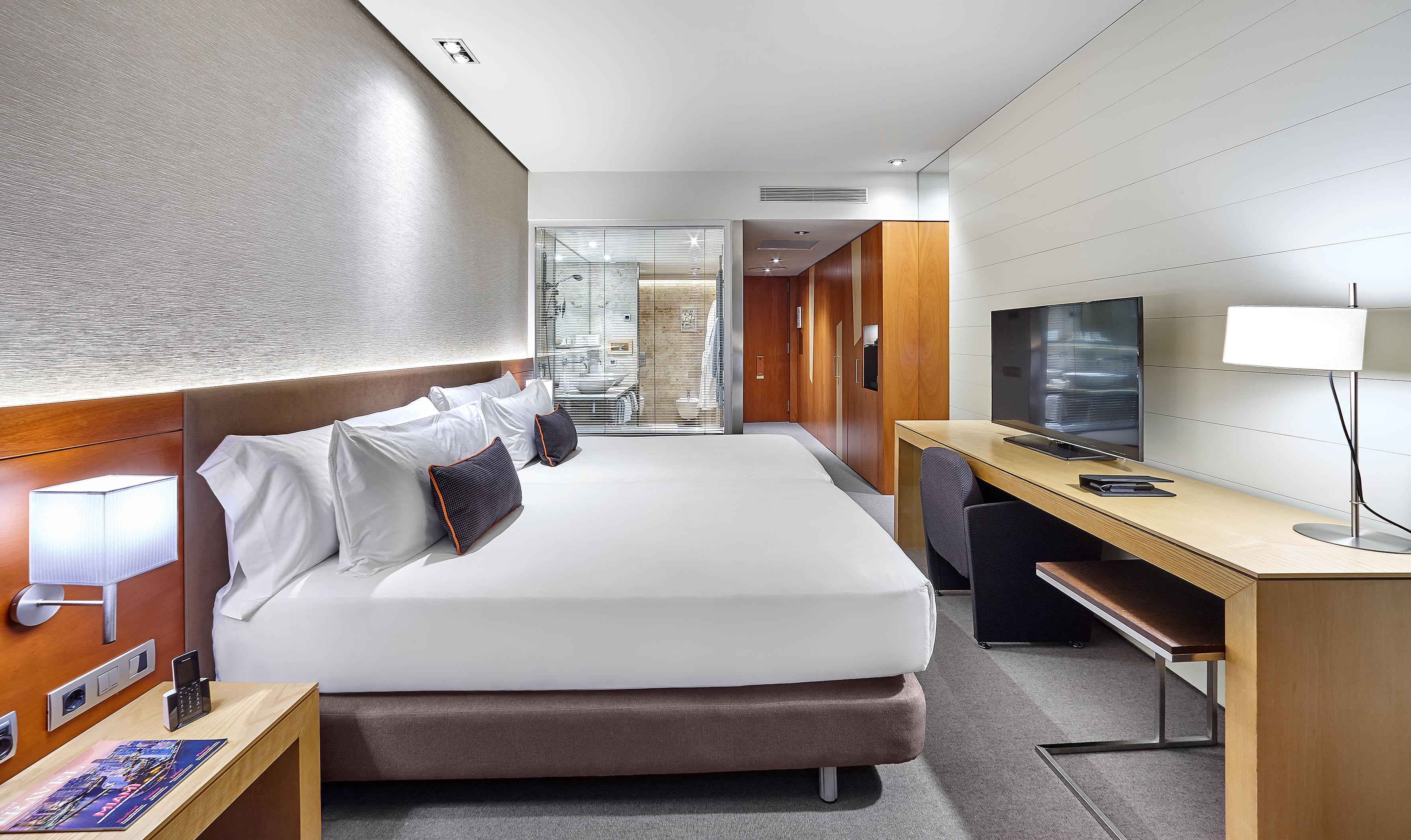 The Artist Grand Hotel Of Art Bilbao Exterior photo Deluxe Room