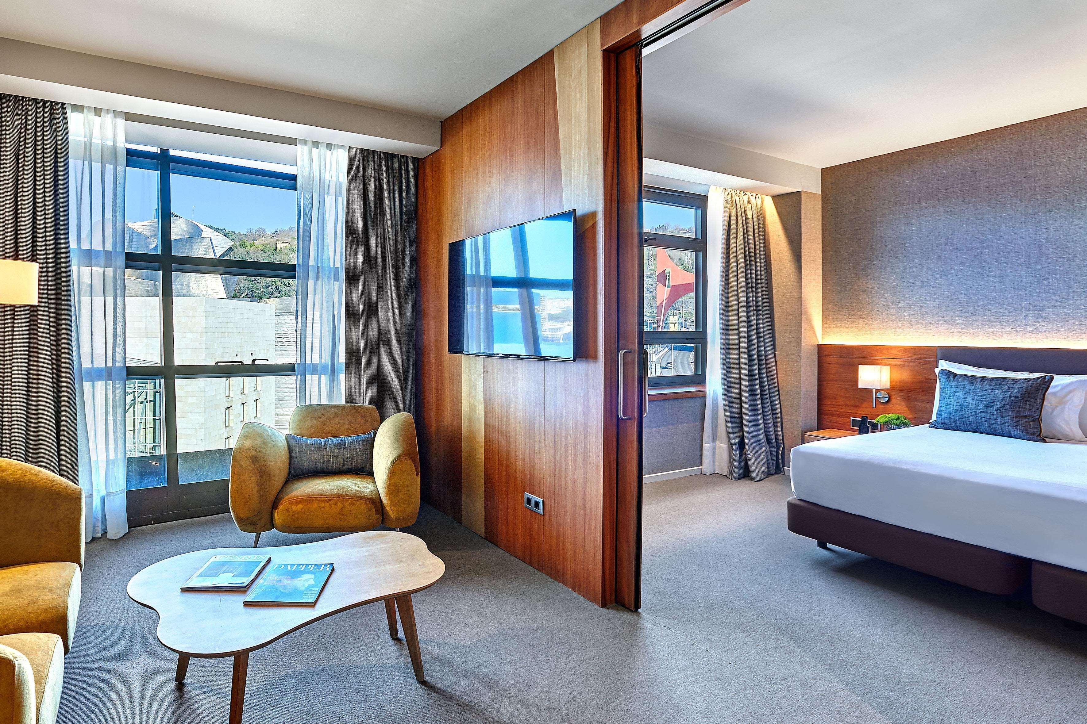 The Artist Grand Hotel Of Art Bilbao Exterior photo Suite