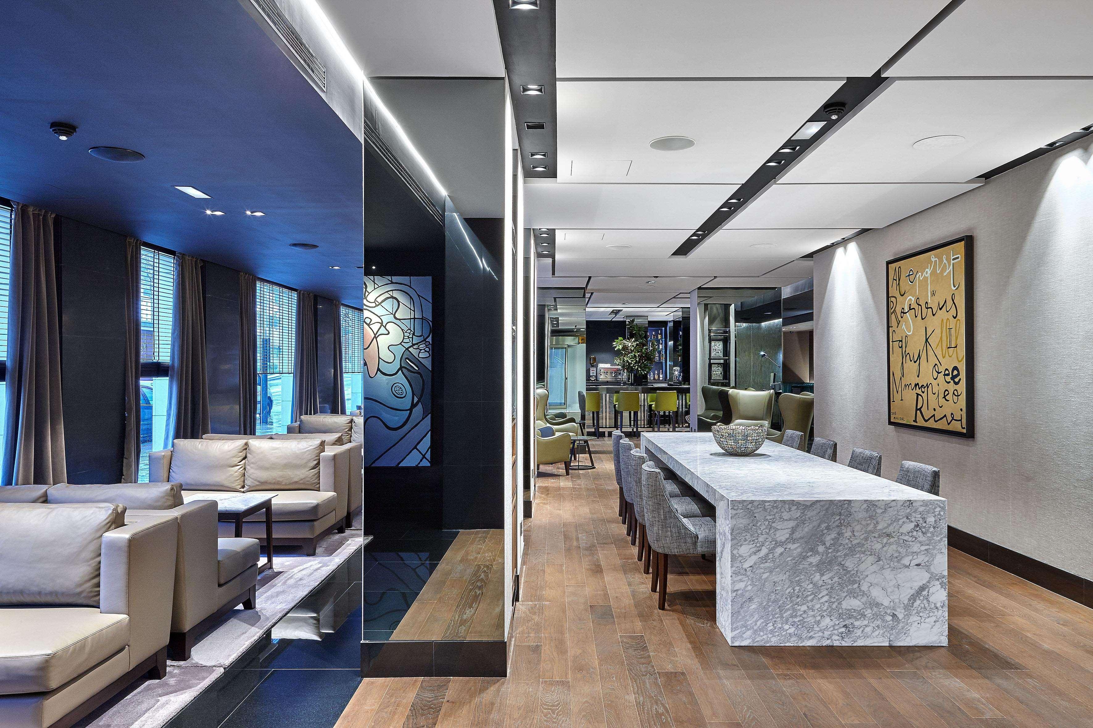The Artist Grand Hotel Of Art Bilbao Exterior photo The Club at London Heathrow Airport