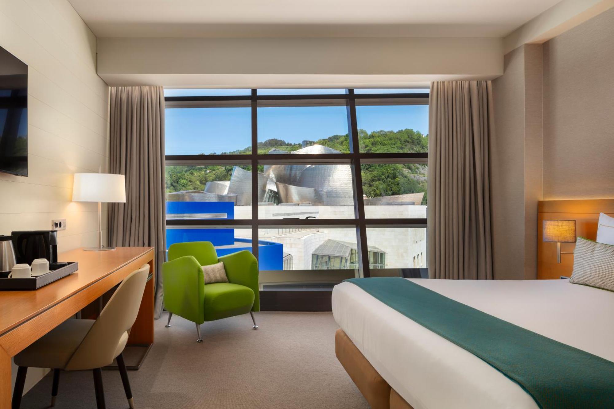 The Artist Grand Hotel Of Art Bilbao Exterior photo A room at the hotel