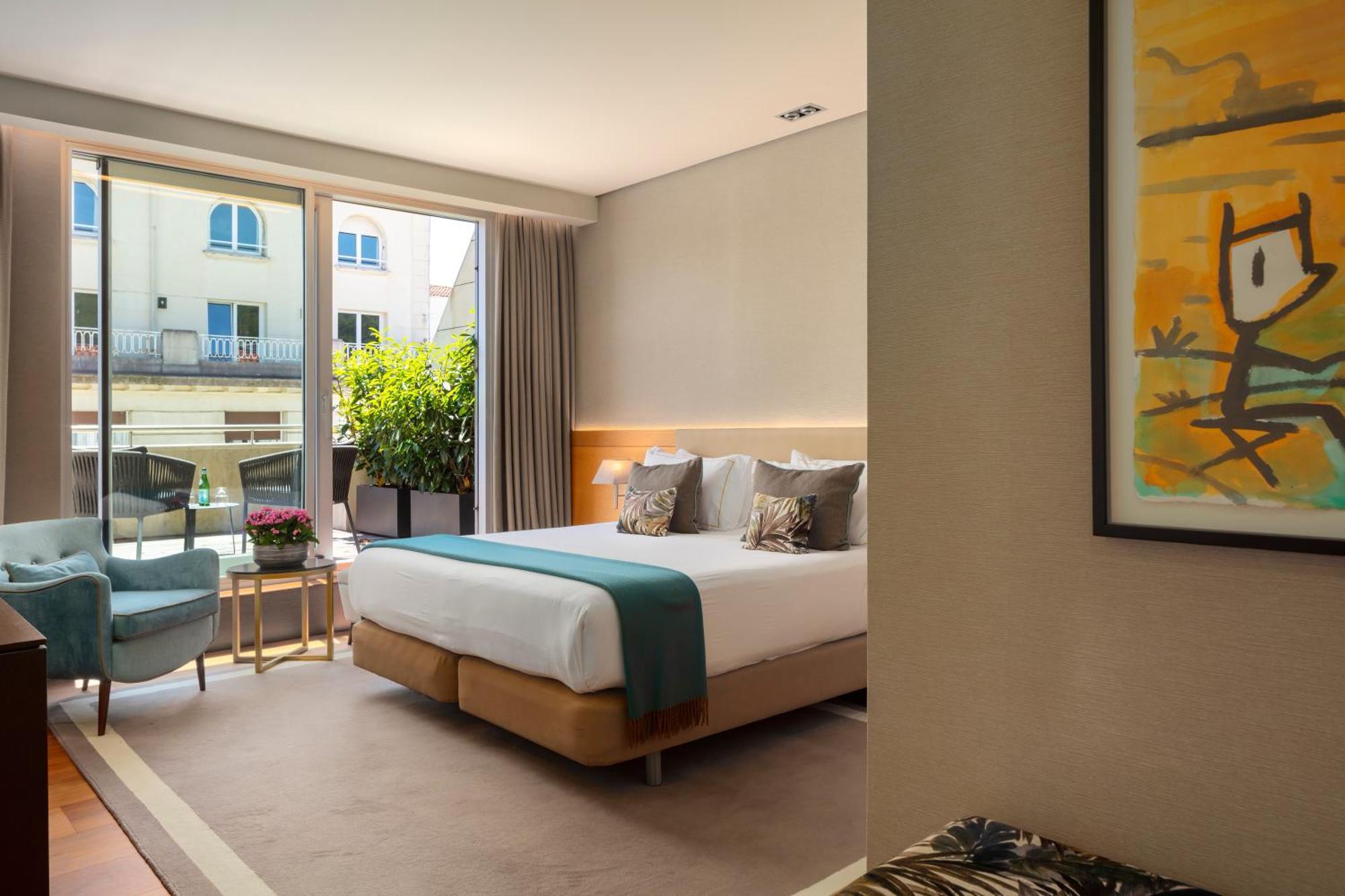 The Artist Grand Hotel Of Art Bilbao Exterior photo Deluxe room