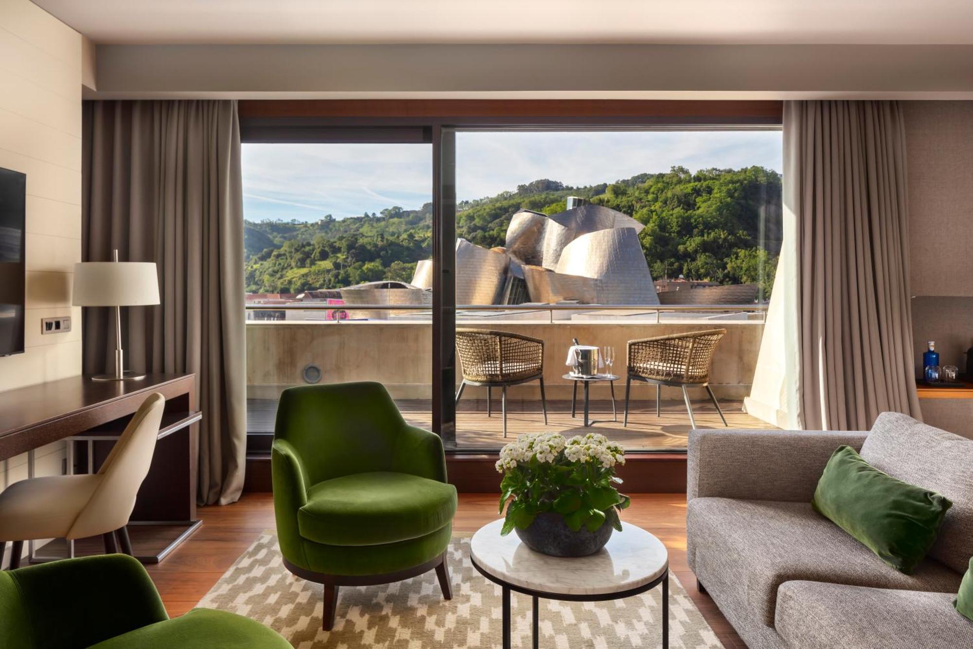 The Artist Grand Hotel Of Art Bilbao Exterior photo A suite at the hotel